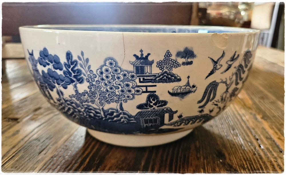Pair of Wedgwood blue and white bowls