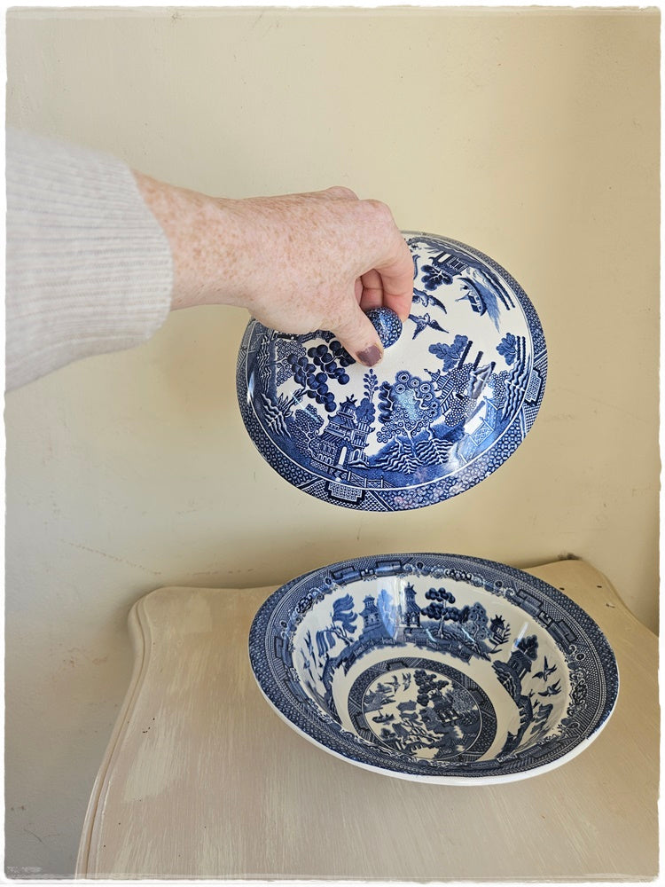 Pair of tureens