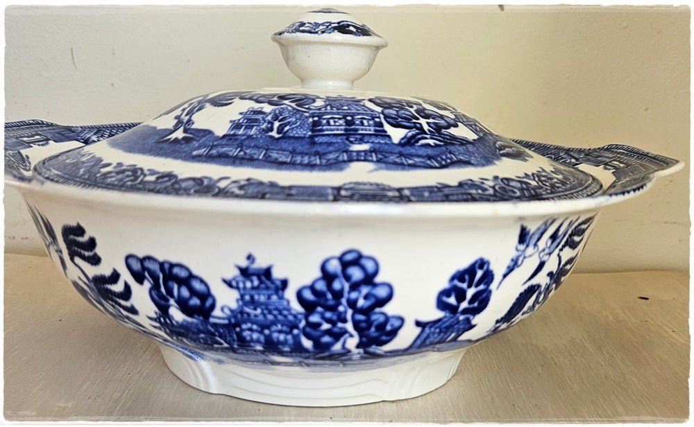 Alfred Meakin tureen