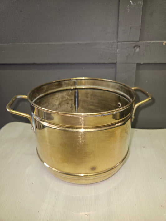 Brass planter