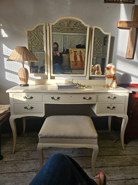 French-style vintage dressing table