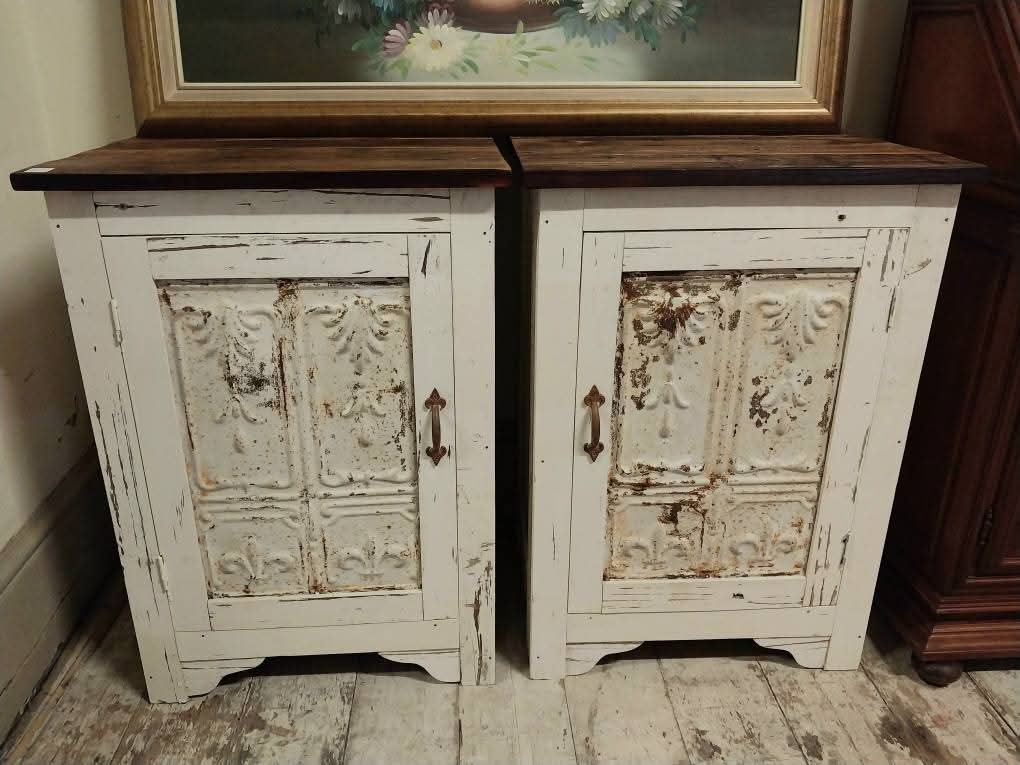 Pair of pedestals