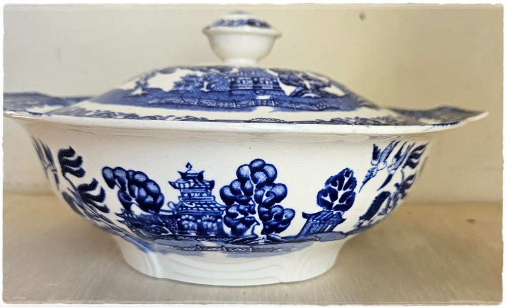Alfred Meakin tureen