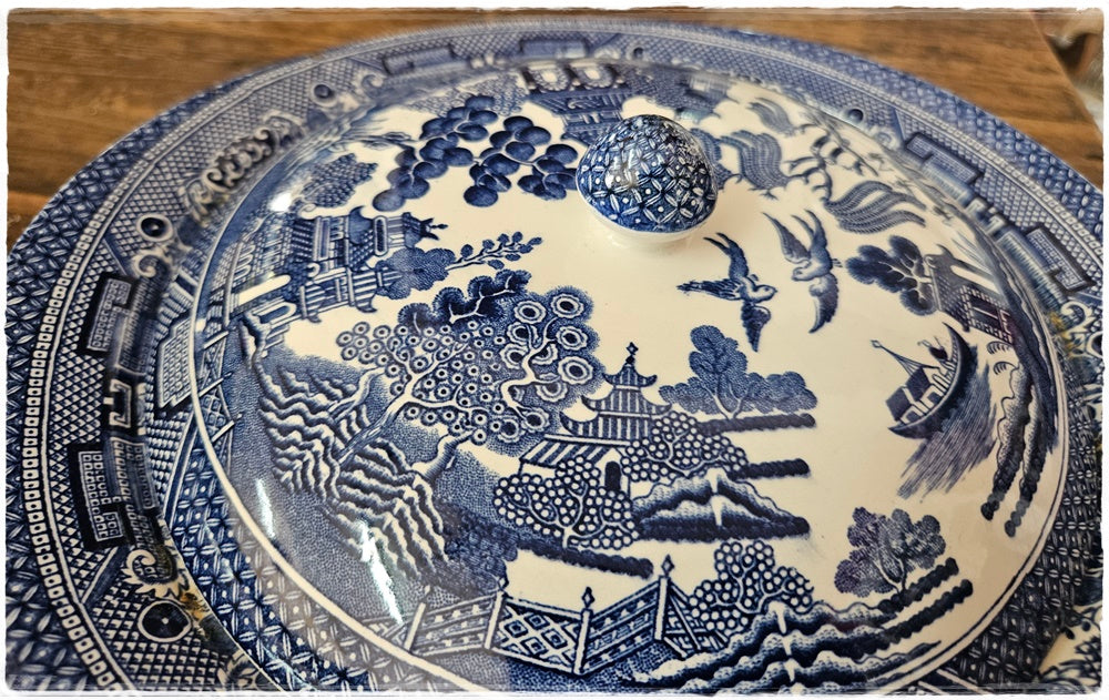 Pair of tureens