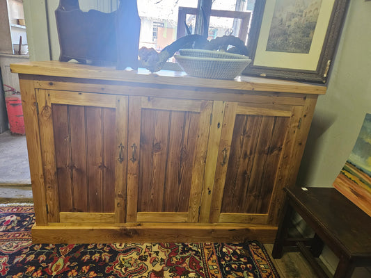 3-door oregan cupboard